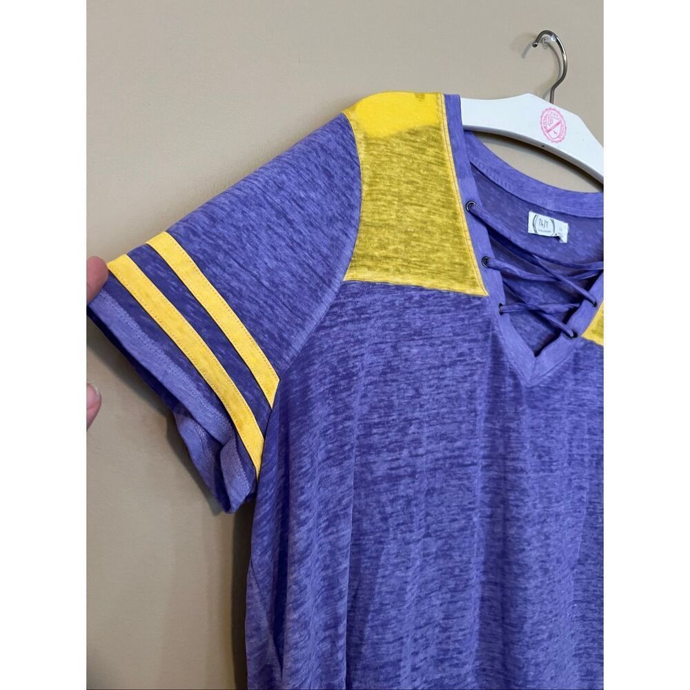 Maurice’s 24/7 Purple And Yellow T-Shirt Woman’s Size 1X - Picture 2 of 5